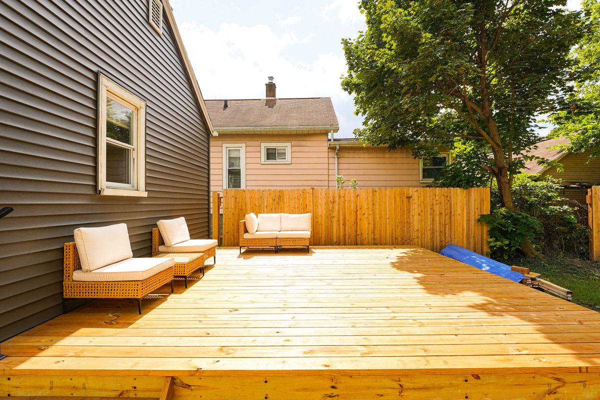 Ground-level pine platform deck