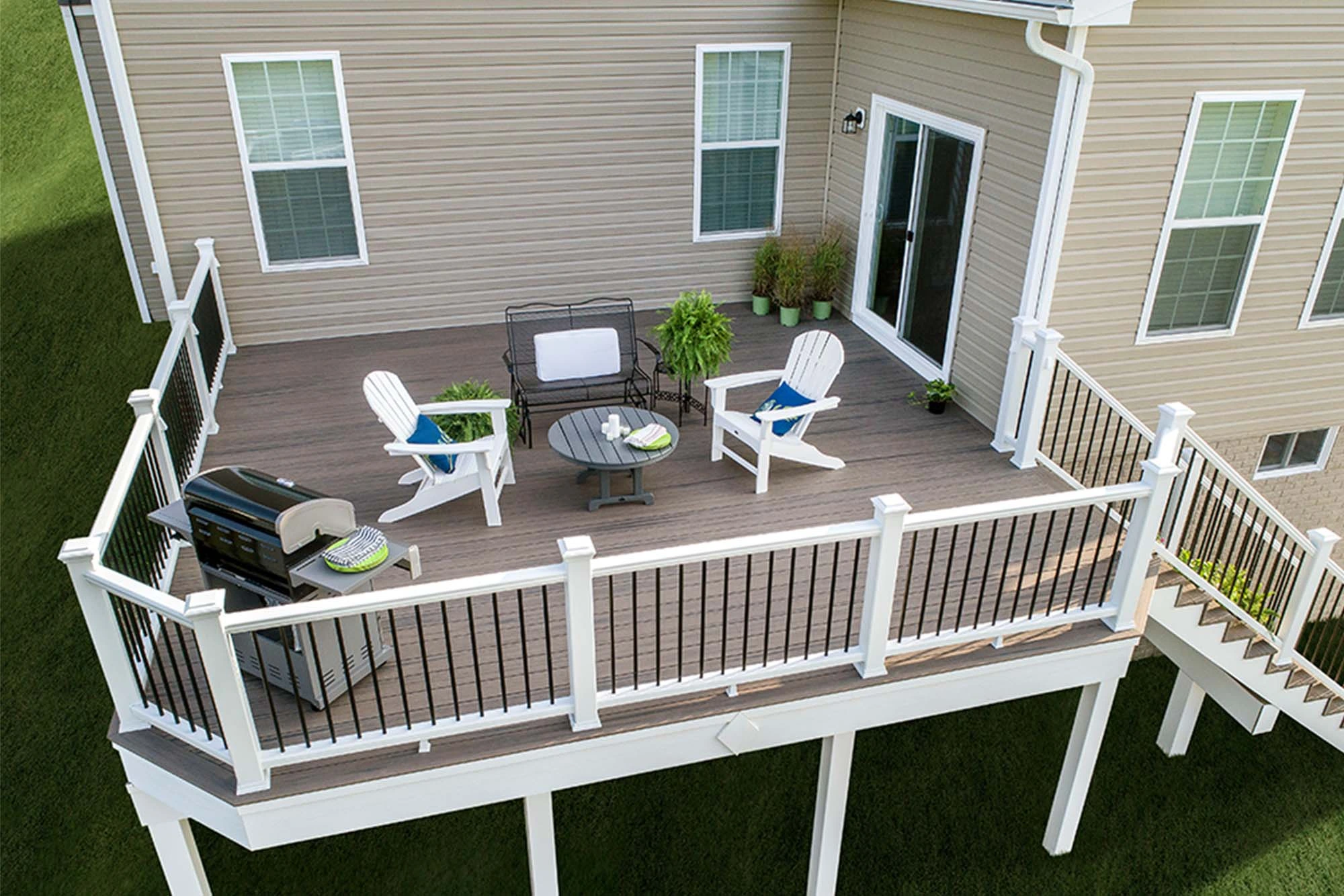 Elevated Trex deck with white railings